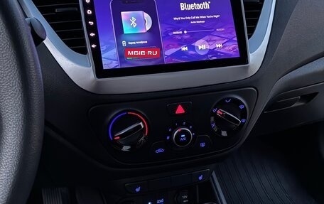 Hyundai Solaris II рестайлинг, 2017 год, 1 250 000 рублей, 7 фотография