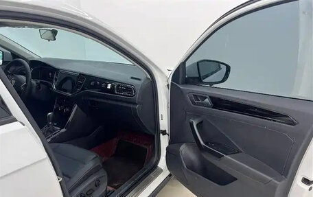 Volkswagen T-Roc I, 2022 год, 1 490 000 рублей, 9 фотография