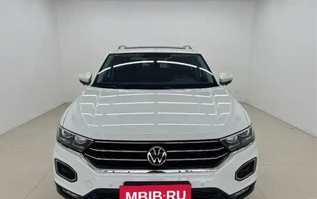 Volkswagen T-Roc I, 2022 год, 1 490 000 рублей, 2 фотография
