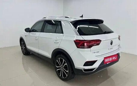 Volkswagen T-Roc I, 2022 год, 1 490 000 рублей, 4 фотография
