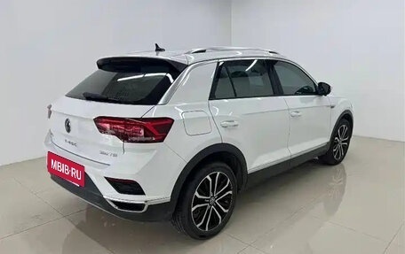 Volkswagen T-Roc I, 2022 год, 1 490 000 рублей, 6 фотография