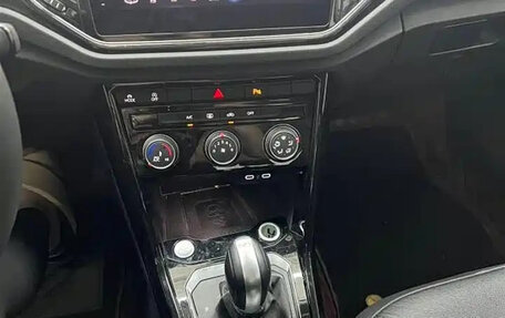 Volkswagen T-Roc I, 2022 год, 1 490 000 рублей, 11 фотография