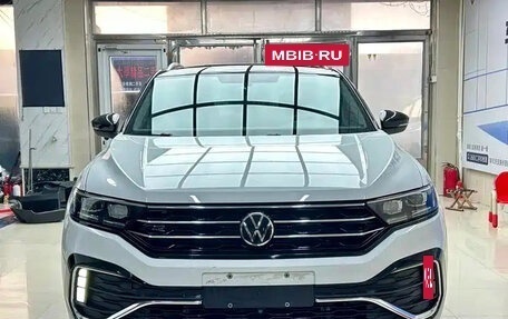 Volkswagen T-Roc I, 2022 год, 1 460 000 рублей, 2 фотография
