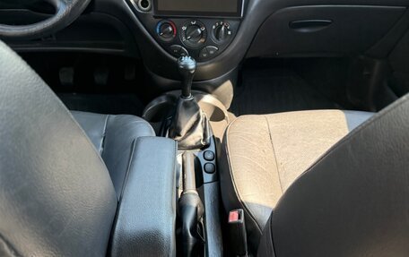 Ford Focus IV, 2004 год, 215 000 рублей, 10 фотография