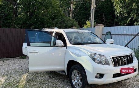 Toyota Land Cruiser Prado 150 рестайлинг 2, 2011 год, 2 930 000 рублей, 8 фотография