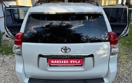 Toyota Land Cruiser Prado 150 рестайлинг 2, 2011 год, 2 930 000 рублей, 12 фотография