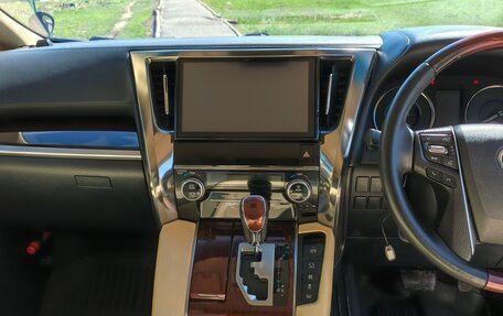 Toyota Alphard III, 2017 год, 3 000 000 рублей, 20 фотография