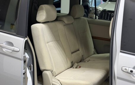 Toyota ISis I, 2009 год, 970 000 рублей, 13 фотография