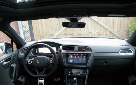 Volkswagen Tiguan II, 2022 год, 3 370 000 рублей, 25 фотография