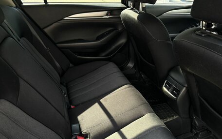 Mazda 6, 2019 год, 2 300 000 рублей, 23 фотография