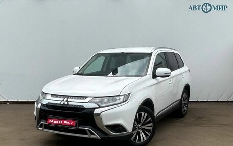 Mitsubishi Outlander III рестайлинг 3, 2019 год, 2 140 000 рублей, 1 фотография