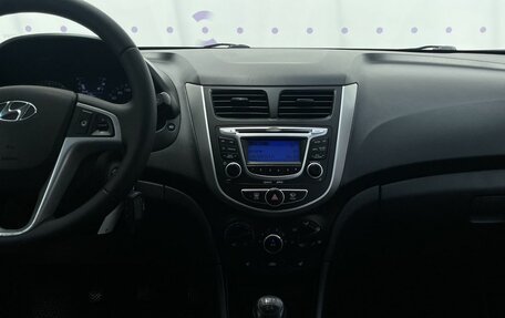 Hyundai Solaris II рестайлинг, 2013 год, 890 000 рублей, 16 фотография