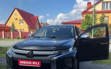 Mitsubishi L200 IV рестайлинг, 2019 год, 2 050 000 рублей, 2 фотография