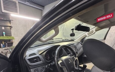 Mitsubishi L200 IV рестайлинг, 2019 год, 2 050 000 рублей, 5 фотография