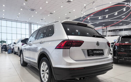 Volkswagen Tiguan II, 2017 год, 2 520 000 рублей, 8 фотография