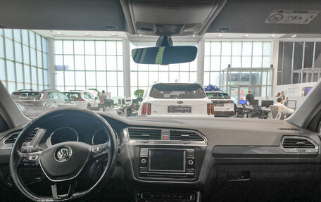 Volkswagen Tiguan II, 2017 год, 2 520 000 рублей, 17 фотография