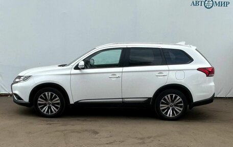Mitsubishi Outlander III рестайлинг 3, 2019 год, 2 140 000 рублей, 5 фотография