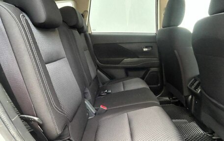 Mitsubishi Outlander III рестайлинг 3, 2019 год, 2 140 000 рублей, 11 фотография