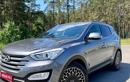 Hyundai Santa Fe III рестайлинг, 2014 год, 2 350 000 рублей, 1 фотография