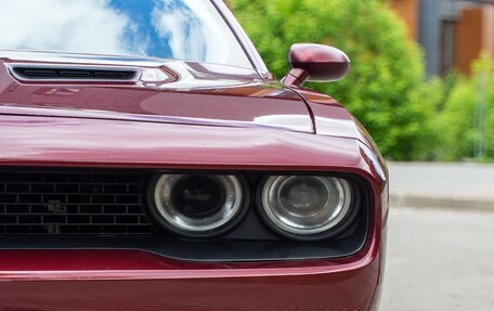 Dodge Challenger III рестайлинг 2, 2019 год, 3 599 000 рублей, 2 фотография