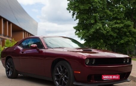 Dodge Challenger III рестайлинг 2, 2019 год, 3 599 000 рублей, 3 фотография