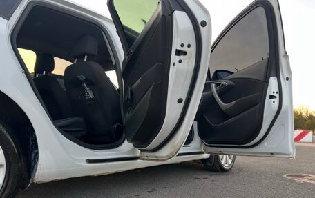 Opel Astra J, 2010 год, 680 000 рублей, 3 фотография