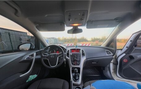 Opel Astra J, 2010 год, 680 000 рублей, 4 фотография