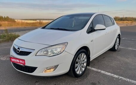 Opel Astra J, 2010 год, 680 000 рублей, 10 фотография