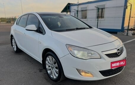 Opel Astra J, 2010 год, 680 000 рублей, 12 фотография