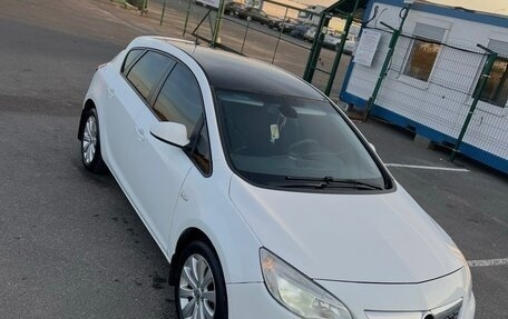 Opel Astra J, 2010 год, 680 000 рублей, 11 фотография