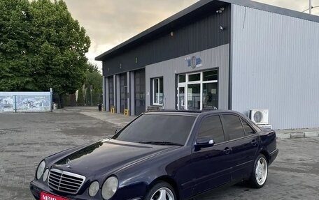 Mercedes-Benz E-Класс, 2001 год, 315 000 рублей, 1 фотография