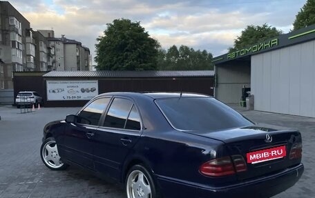 Mercedes-Benz E-Класс, 2001 год, 315 000 рублей, 3 фотография