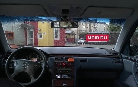 Mercedes-Benz E-Класс, 2001 год, 315 000 рублей, 9 фотография