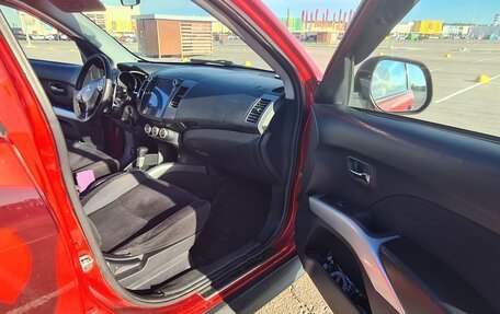 Mitsubishi Outlander III рестайлинг 3, 2008 год, 800 000 рублей, 10 фотография