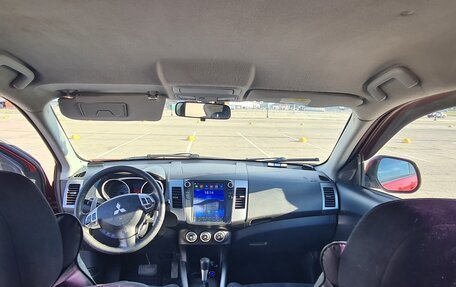 Mitsubishi Outlander III рестайлинг 3, 2008 год, 800 000 рублей, 8 фотография
