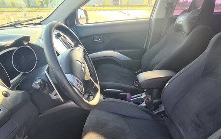 Mitsubishi Outlander III рестайлинг 3, 2008 год, 800 000 рублей, 9 фотография