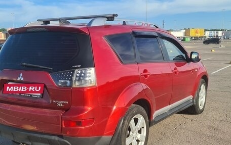 Mitsubishi Outlander III рестайлинг 3, 2008 год, 800 000 рублей, 4 фотография
