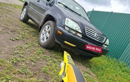 Lexus RX IV рестайлинг, 2003 год, 112 000 000 рублей, 21 фотография