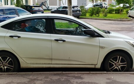 Hyundai Solaris II рестайлинг, 2014 год, 1 050 000 рублей, 3 фотография