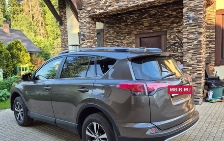 Toyota RAV4, 2016 год, 1 790 000 рублей, 4 фотография