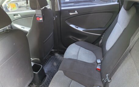 Hyundai Solaris II рестайлинг, 2011 год, 500 000 рублей, 6 фотография