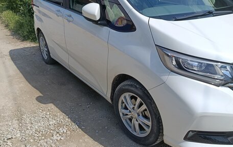 Honda Freed II, 2023 год, 1 950 000 рублей, 3 фотография