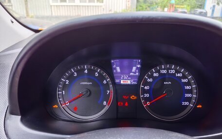 Hyundai Solaris II рестайлинг, 2011 год, 500 000 рублей, 8 фотография