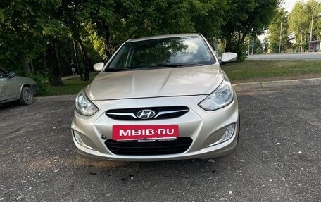 Hyundai Solaris II рестайлинг, 2012 год, 550 000 рублей, 2 фотография