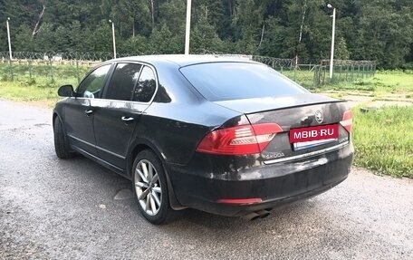 Skoda Superb III рестайлинг, 2013 год, 960 000 рублей, 3 фотография