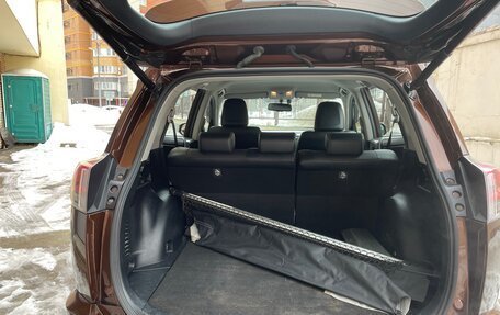 Toyota RAV4, 2016 год, 2 300 000 рублей, 6 фотография