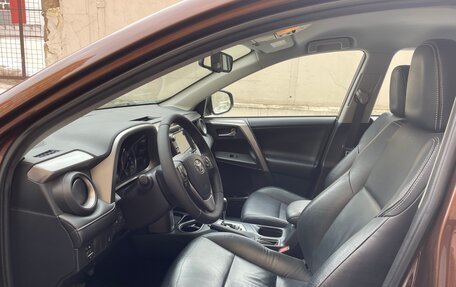 Toyota RAV4, 2016 год, 2 300 000 рублей, 4 фотография