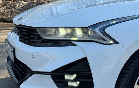 KIA K5, 2021 год, 1 800 000 рублей, 26 фотография