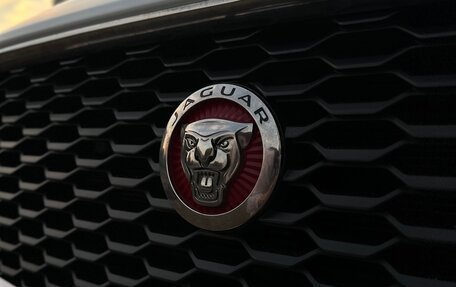 Jaguar E-Pace, 2018 год, 3 550 000 рублей, 7 фотография