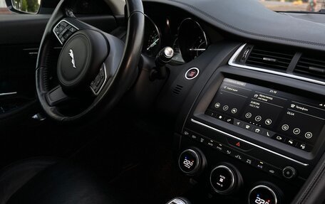 Jaguar E-Pace, 2018 год, 3 550 000 рублей, 21 фотография